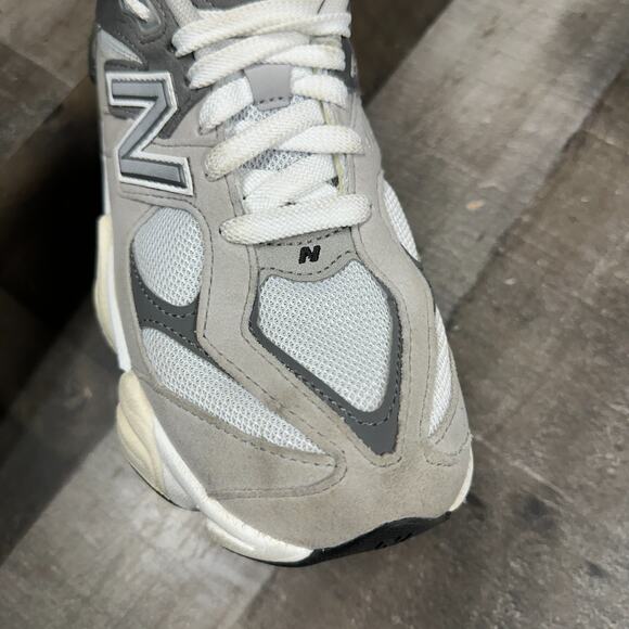 New Balance 9060 Men’s Grey Sneakers U9060GY – Size 5.5 - Picture 14 of 16